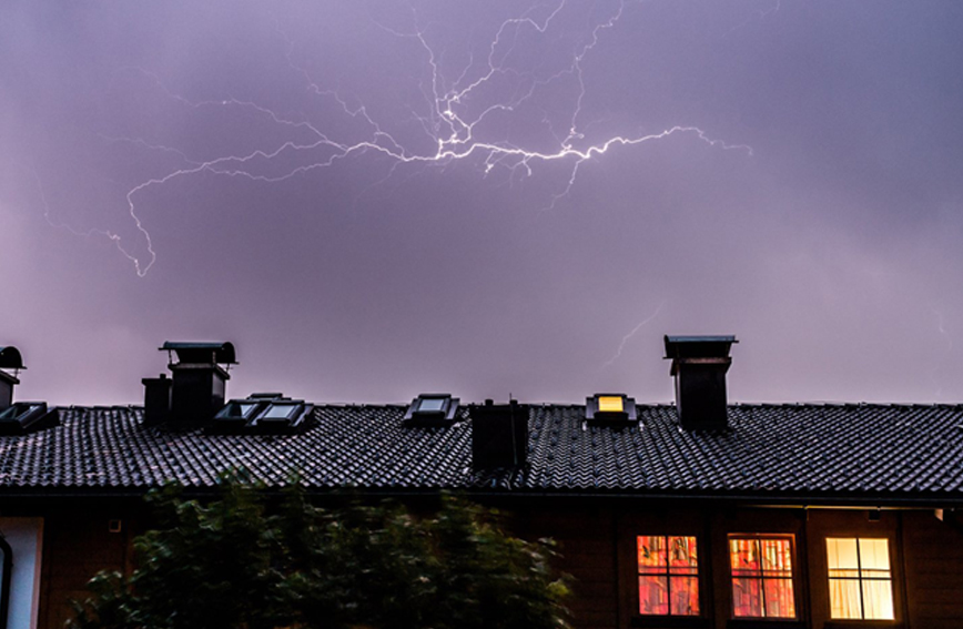 4 Smart Ways To Prepare Your Roof For A Storm