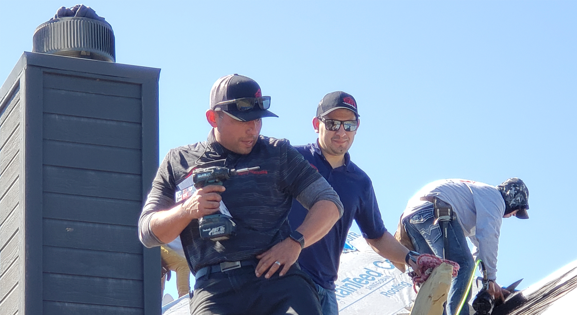 4 Good Reasons Why You Should Hire a Local Roofing Contractor