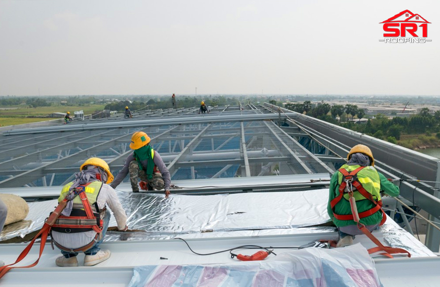 7 Reasons to Hire Professional Roofing Contractor for Commercial Roofing 