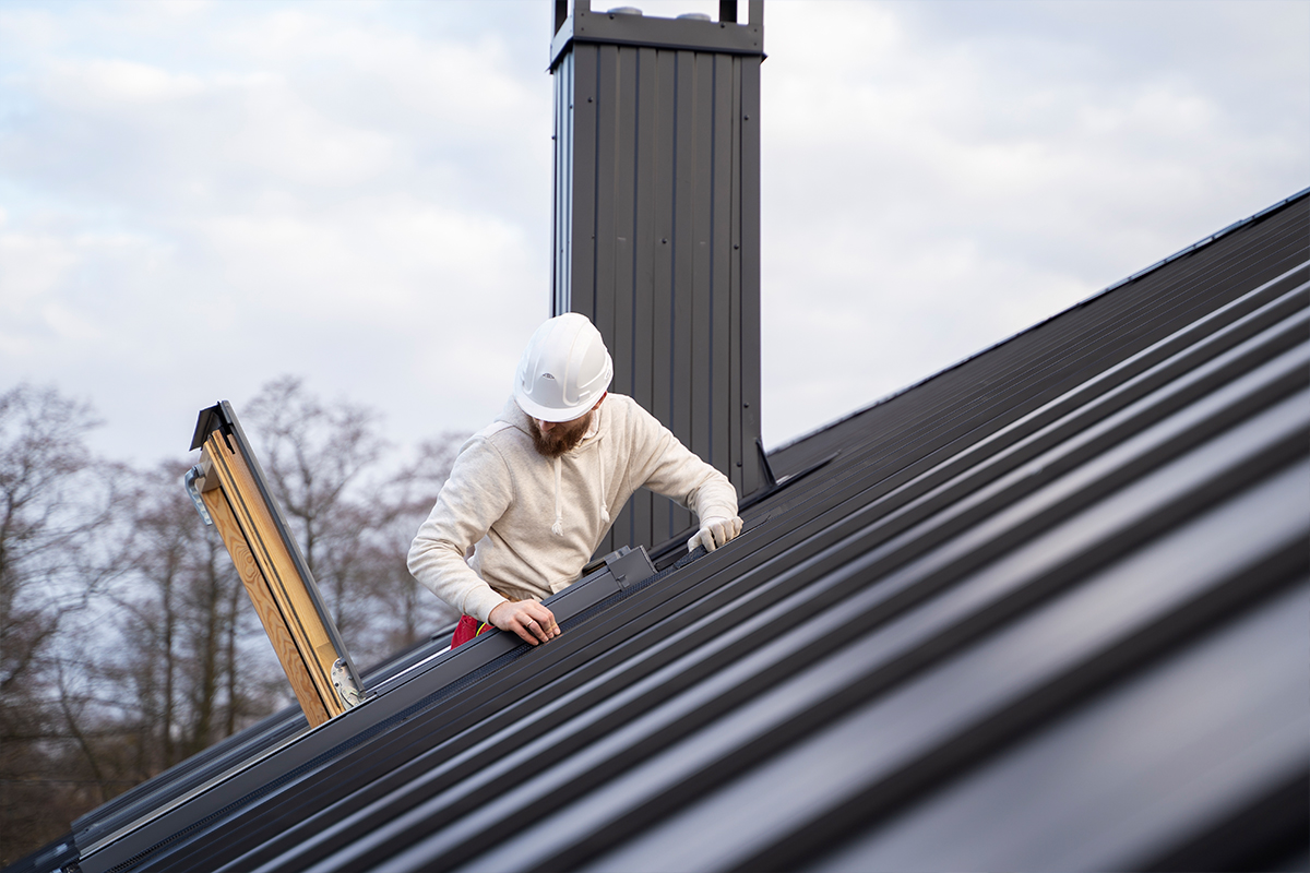 Maximize Quality and Value – Local Roofer vs. General Contractor Guide